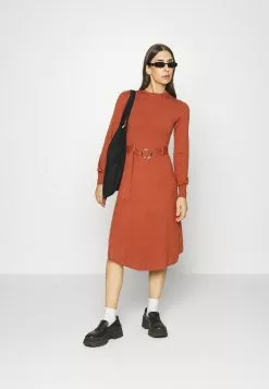 Robe Pull Anna Field - Midi Strickkleid avec Ceinture - Marron | Promos -Anna Field Soldes 18074f127d0c420c85634a051976e034