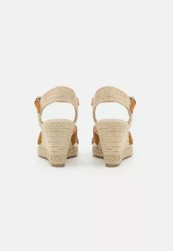 Anna Field Espadrilles en Cuir Cognac - Chaussures Tendances pour Femme -Anna Field Soldes 1e256f125f294d7eaa6a49991b143eb3