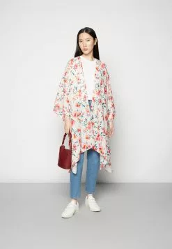 Cape Anna Field Rouge - Promotion Exclusive -Anna Field Soldes 30ba62a1e47a4e80beb353930dd7f2ff