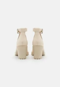 Anna Field Sandales Classiques / Spartiates - Offwhite 11 Anna Field Sandales Classiques / Spartiates - Offwhite -Anna Field Soldes b9a96f53a39140eaa6027a4d841f19a9