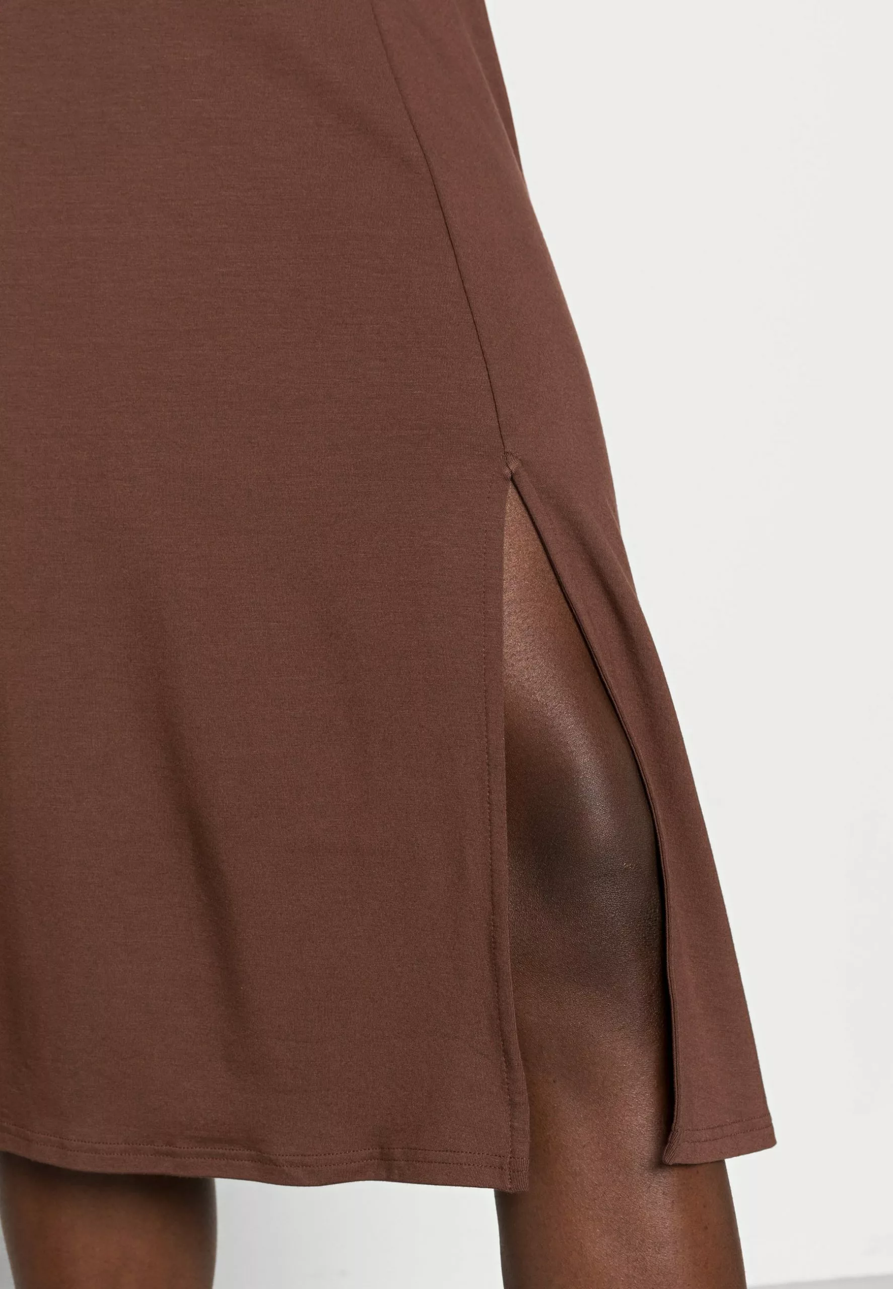 Robe En Jersey Marron par Anna Field - Élégance et Confort | Promos 7 Robe En Jersey Marron par Anna Field - Élégance et Confort | Promos – Image 5