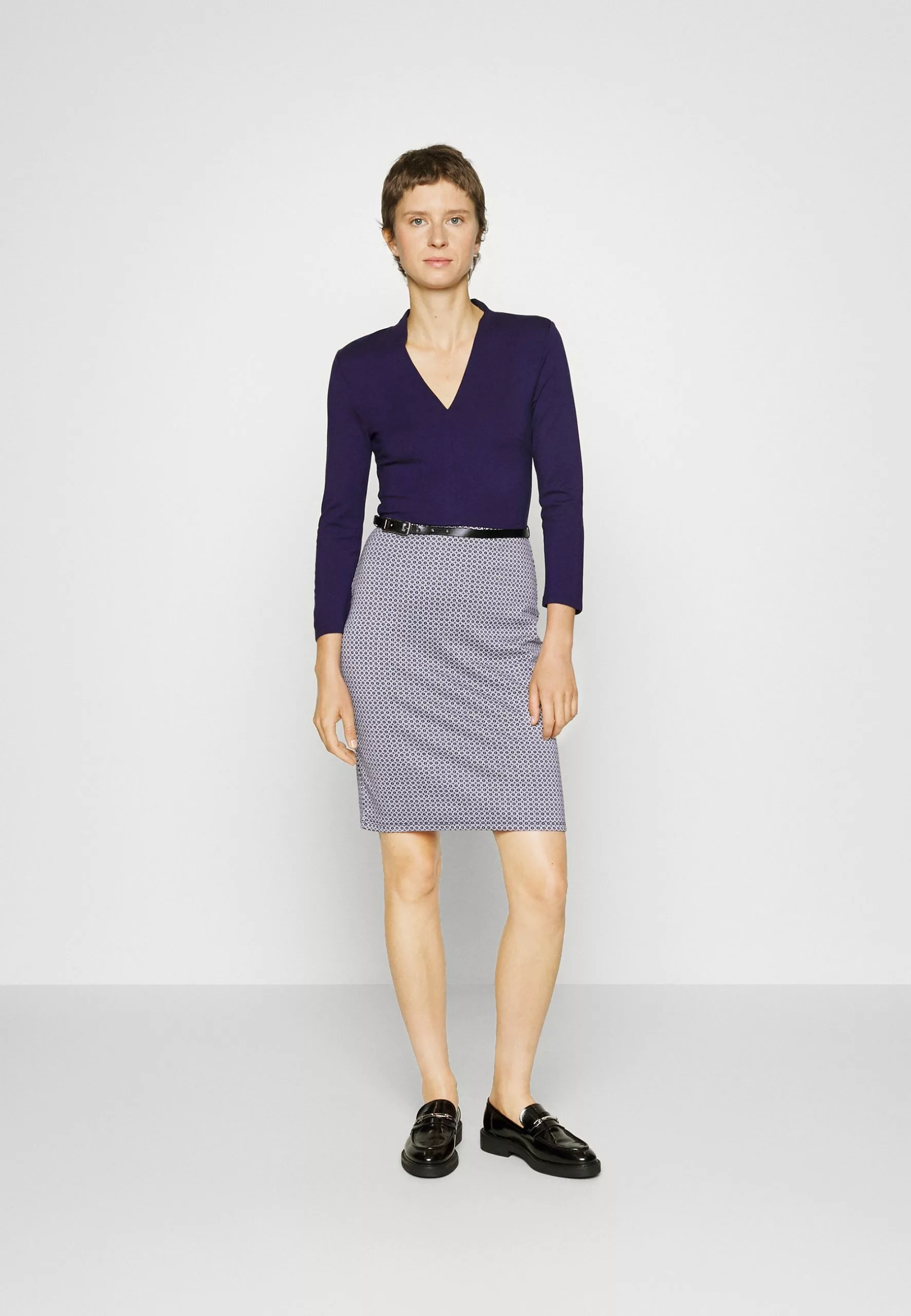 Anna Field Robe Fourreau - Bleu Foncé/Blanc | Robe Élégante pour Occasions Spéciales 3 Anna Field Robe Fourreau - Bleu Foncé/Blanc | Robe Élégante pour Occasions Spéciales