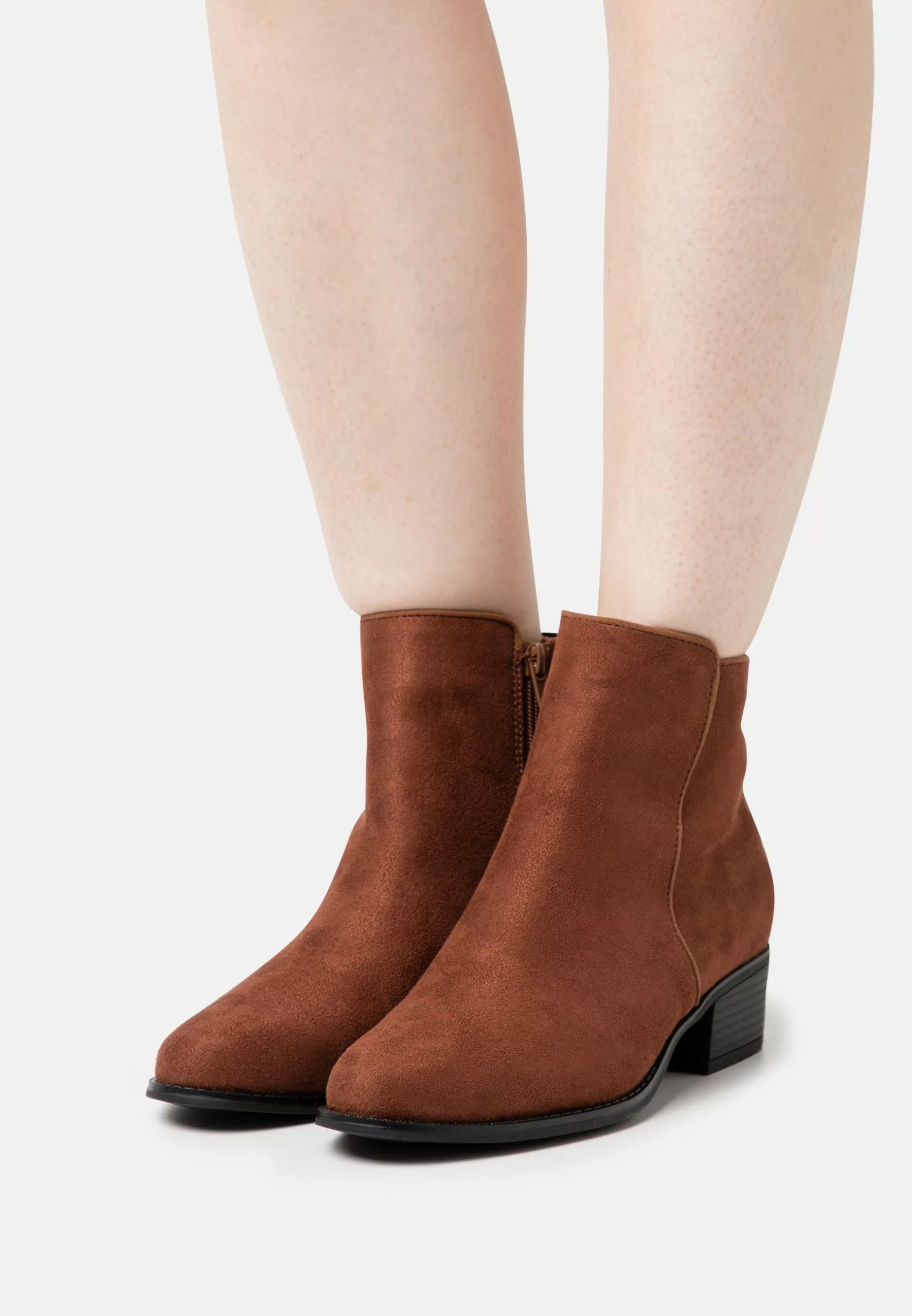 Bottines Marron Foncé - Promos Exclusives | Chaussures Élégantes pour Homme 3 Bottines Marron Foncé - Promos Exclusives | Chaussures Élégantes pour Homme